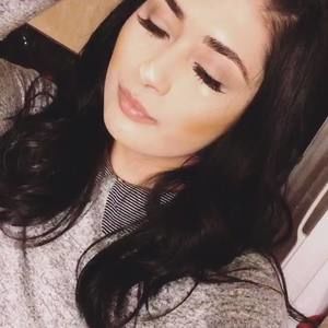 Meet your Posher, Tita